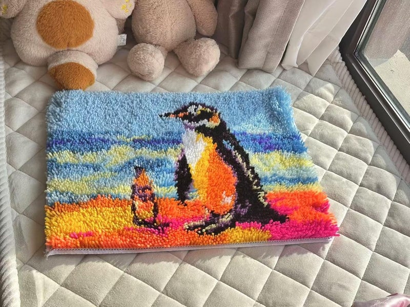 GLAECYY Latch Hook Kits Rug Crochet Yarn Kit Cushion Colour Pre-Printed Canvas Rug Needlework DIY Hook and Latch Kit (Seaside Penguin) - Image 2